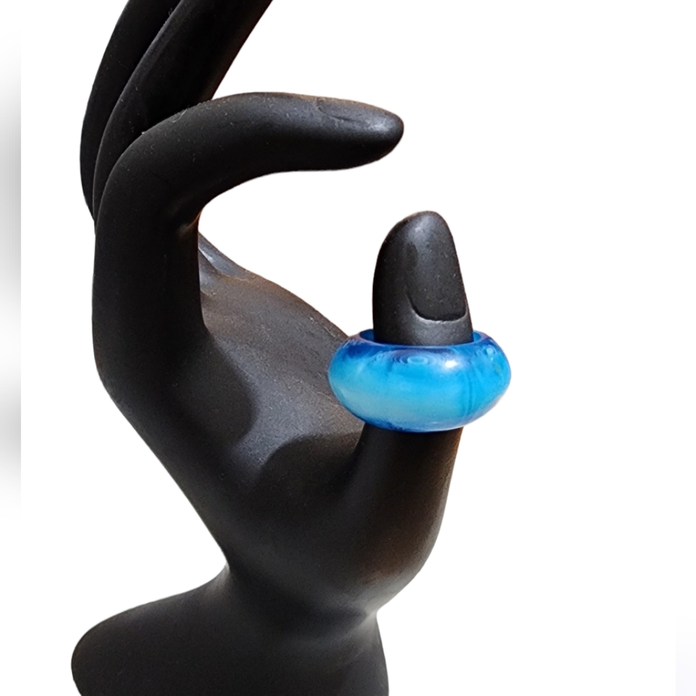 Vintage 1960s  shades of Blue acrylic fad ring